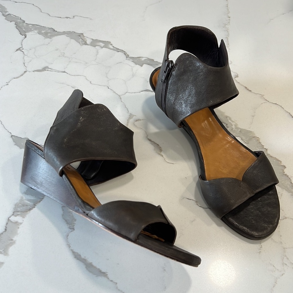 Coclico Low Wedge Sandals Brown Leather Side Zipper Size 10 - Picture 2 of 11